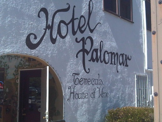 Palomar Inn